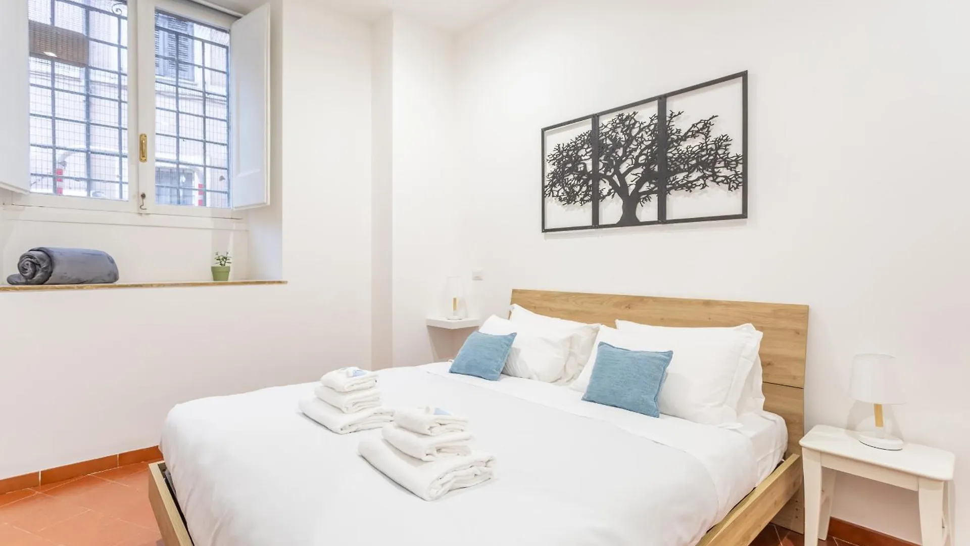 2 Bdr Navona Quintessential Charm Apartment Rome