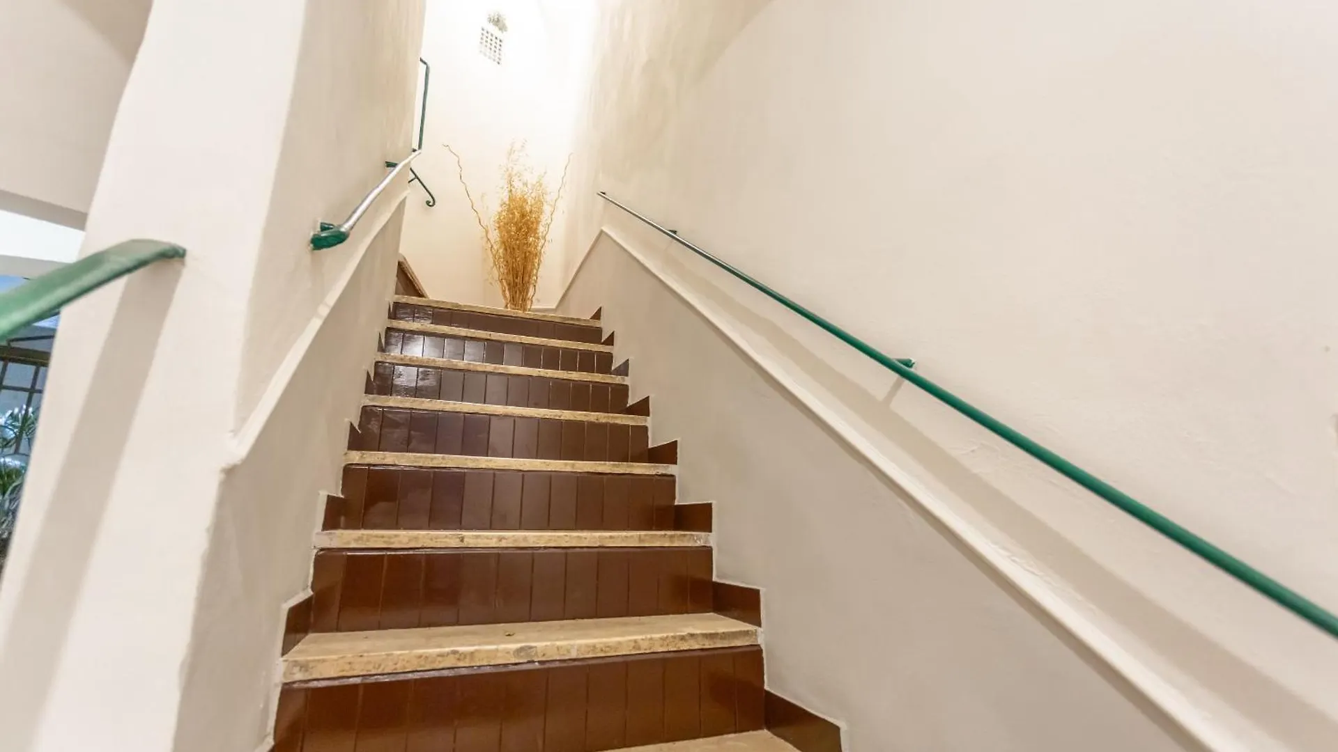 2 Bdr Navona Quintessential Charm Apartment Rome