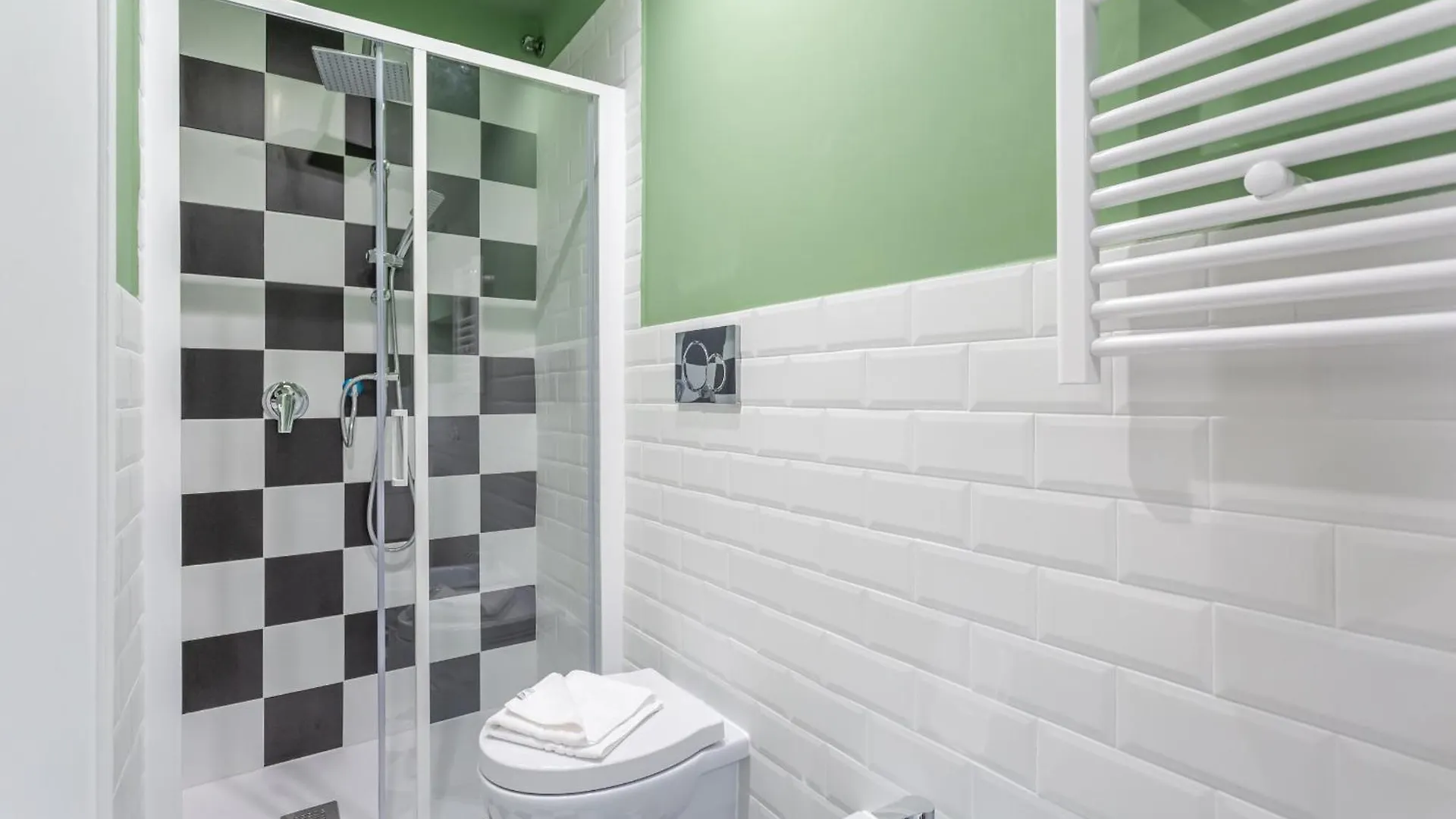2 Bdr Navona Quintessential Charm Apartment Rome